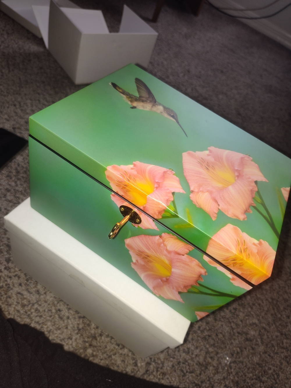 Keepsake Box w/ Key Lock - Picture 4 of 10